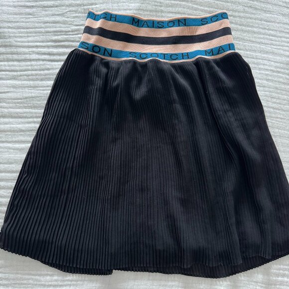 🖤 Maison Scotch Pleated Skirt – XS – Elastic Logo Waistband – NWOT 🖤 - Picture 1 of 9
